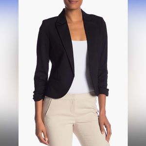 Cropped Black 3/4 Sleeve Blazer